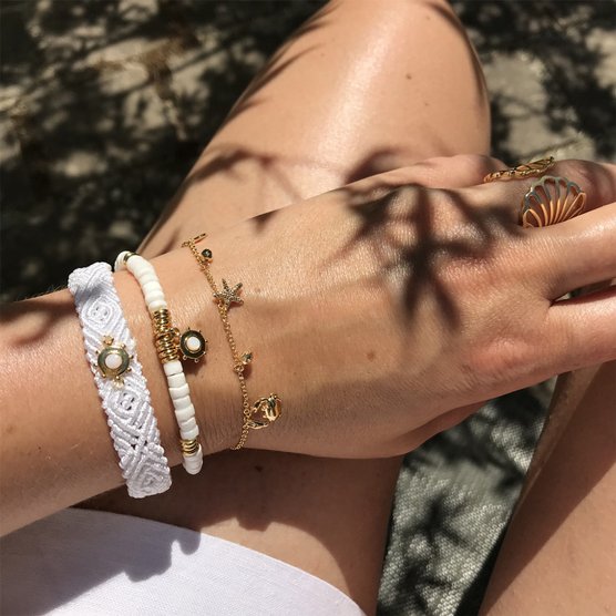 Agatha Paris - Heishi stone bracelet with gold sun medal - White